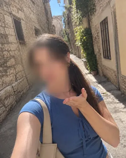 Antonia, 26