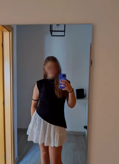 Elena, 18