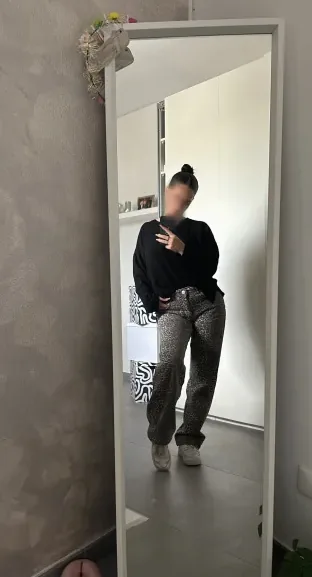 Isabell, 21