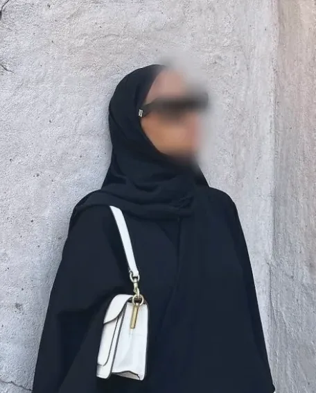 Jacqueline, 26