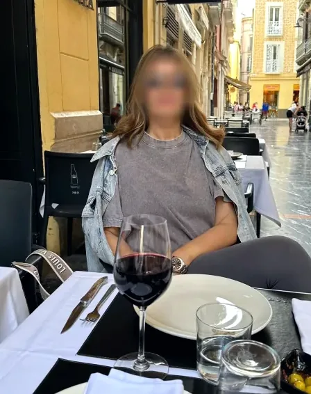 Lucia, 35