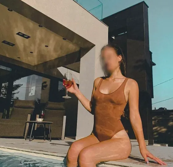 Marie, 30