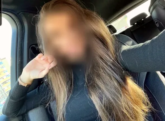 Nadine, 33