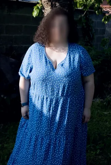 Nadine, 22