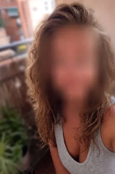 Neele, 40