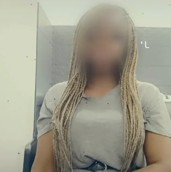 Nora, 39