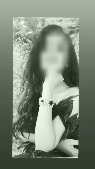 Özlem, 28