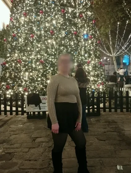 Zeynep, 23